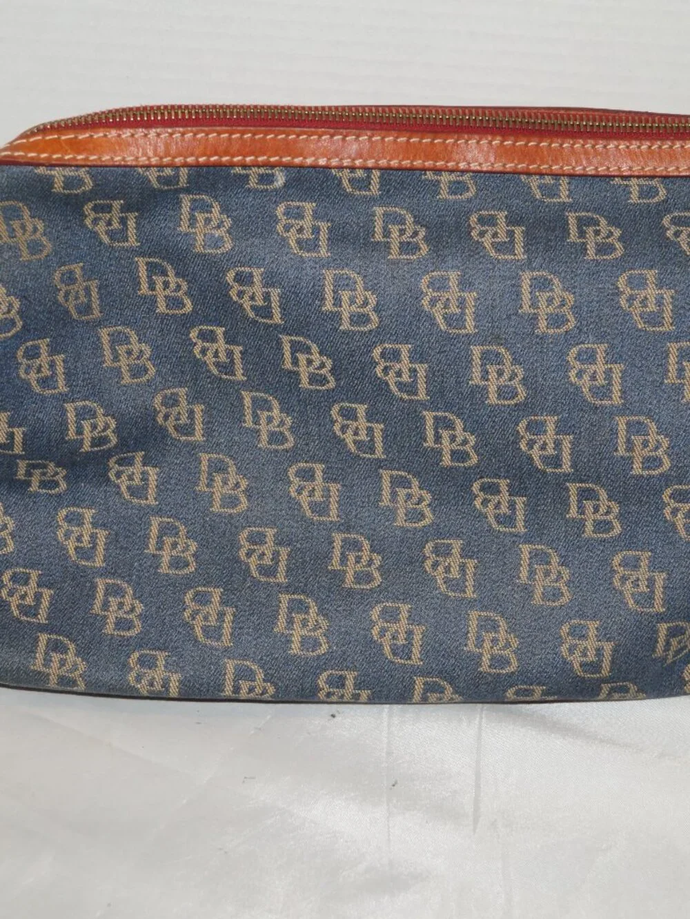 Dooney & Bourke Denim Handbag Blue Brown Leather Large Purse Monogram Medallion - Picture 5 of 12